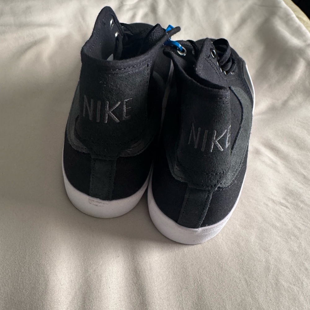 Nike SB BLZR Court Mid Premium Black & White - Picture 5 of 12